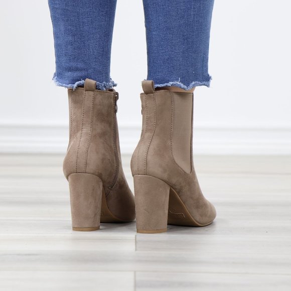 Stylish Tan Ankle Boots for Women - Picture 7 of 12